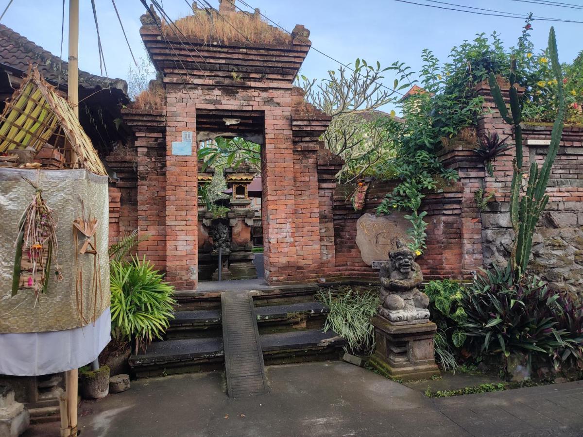 Bed & Breakfast Nyoman 2*