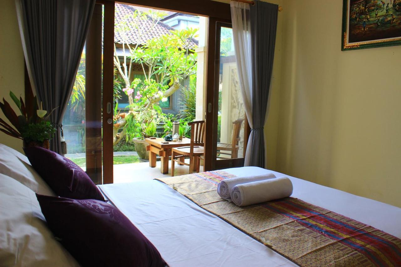 Nyoman Bed & Breakfast 2*